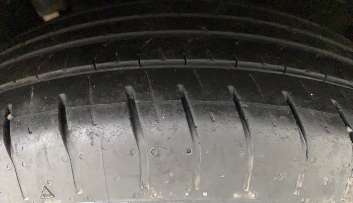 2015 Ford Ecosport TITANIUM 1.0L ECOBOOST, Petrol, Manual, 62,323 km, Right Rear Tyre Tread