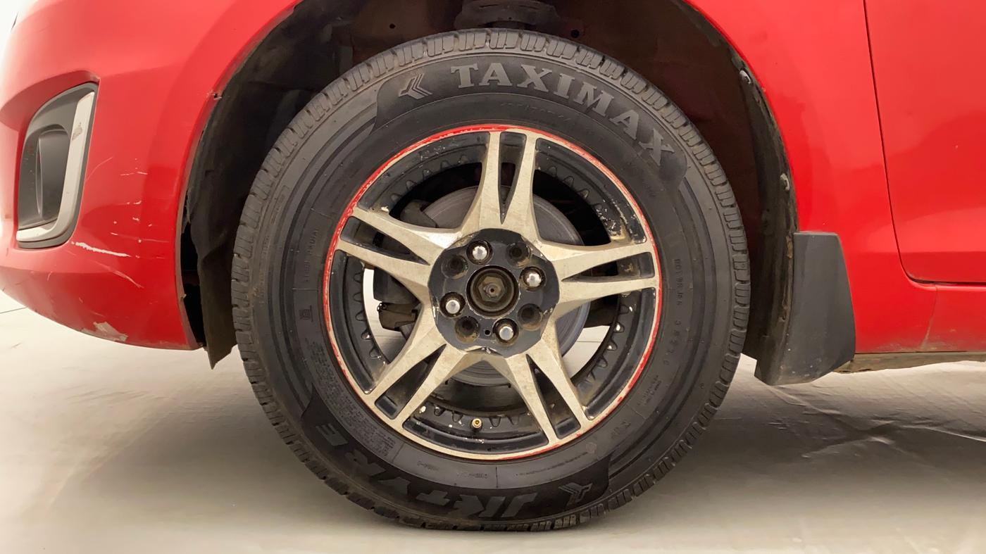 2015 Maruti Swift VDI ABS, Diesel, Manual, 88,706 km, Left Front Wheel