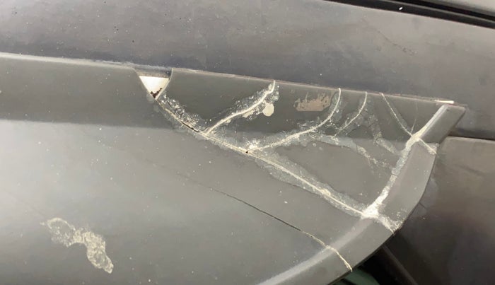 2015 Maruti Swift VDI ABS, Diesel, Manual, 88,706 km, Driver-side door - Door visor damaged