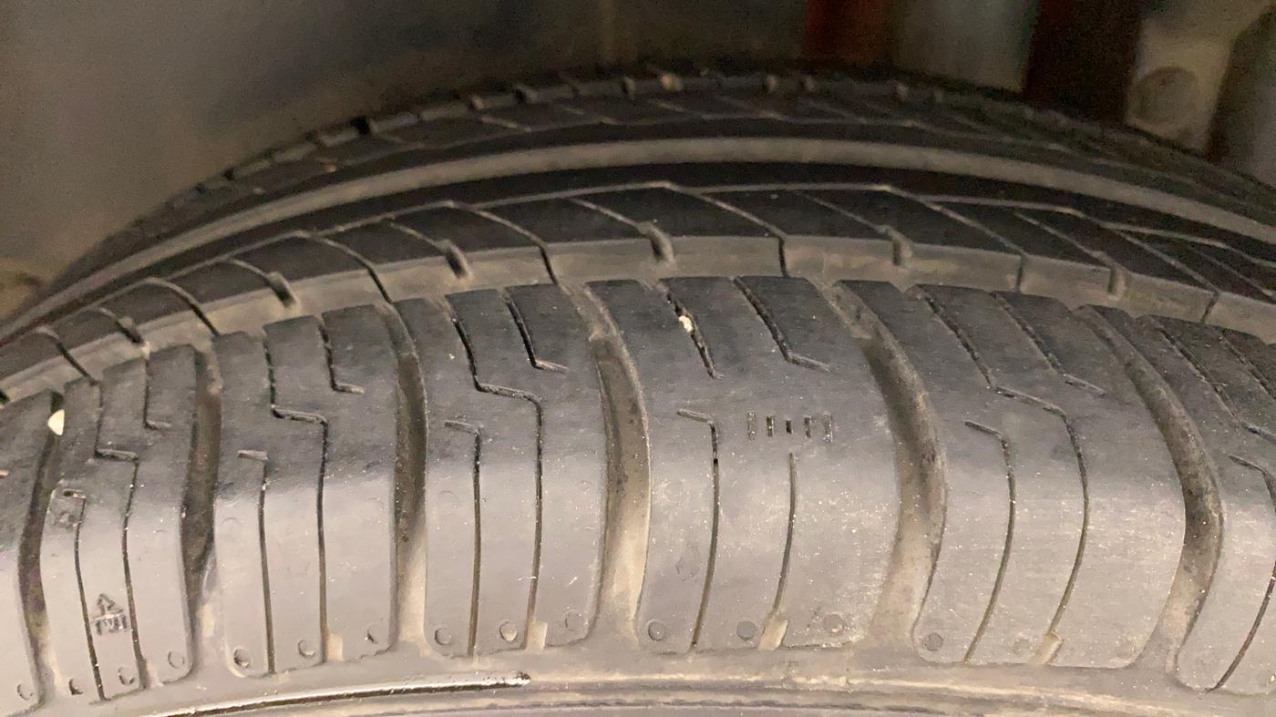 2015 Maruti Swift VDI ABS, Diesel, Manual, 88,706 km, Left Rear Tyre Tread