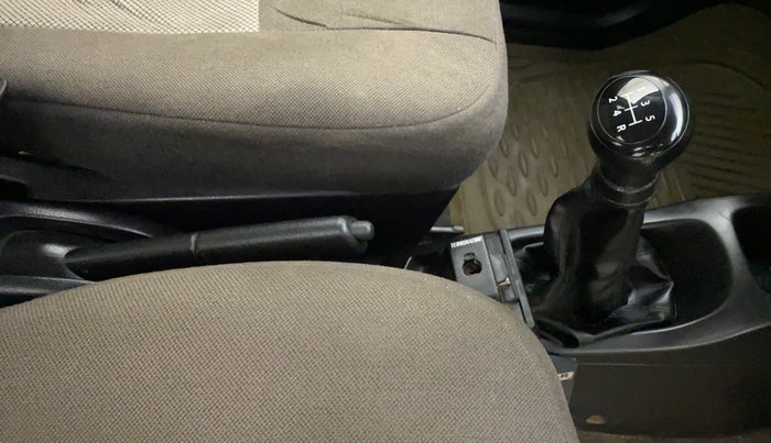 2013 Maruti Wagon R 1.0 LXI, Petrol, Manual, 36,044 km, Gear Lever