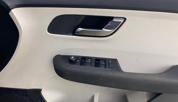 2022 Tata ALTROZ XZA PLUS, Petrol, Automatic, 24,675 km, Driver Side Door Panels Control