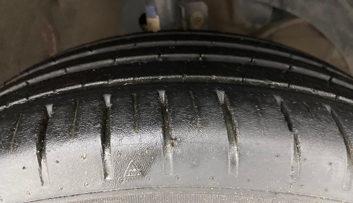 2021 Toyota Glanza G, Petrol, Manual, 27,599 km, Right Front Tyre Tread