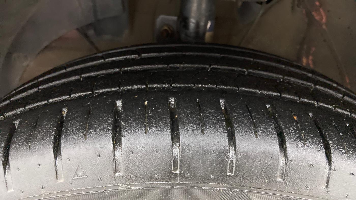 2021 Toyota Glanza G, Petrol, Manual, 27,599 km, Left Front Tyre Tread