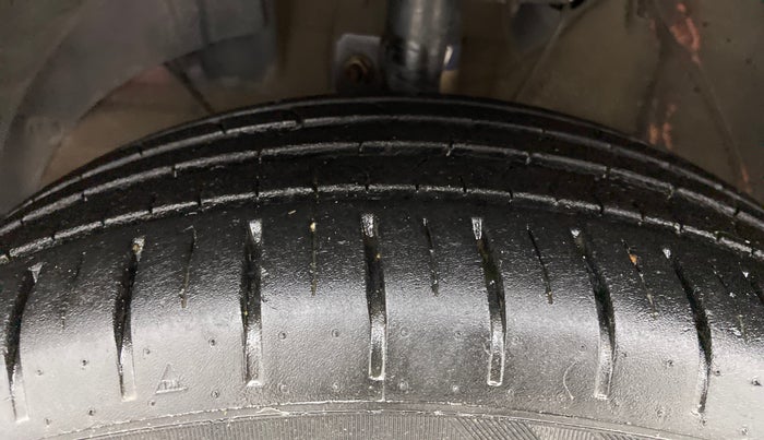 2021 Toyota Glanza G, Petrol, Manual, 27,599 km, Left Front Tyre Tread