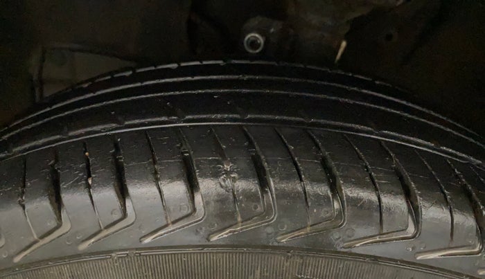 2020 Maruti New Wagon-R LXI CNG 1.0, CNG, Manual, 53,437 km, Left Front Tyre Tread