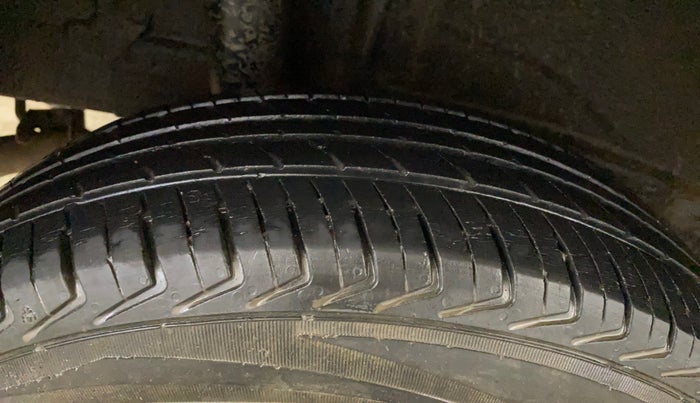 2020 Maruti New Wagon-R LXI CNG 1.0, CNG, Manual, 53,437 km, Right Rear Tyre Tread