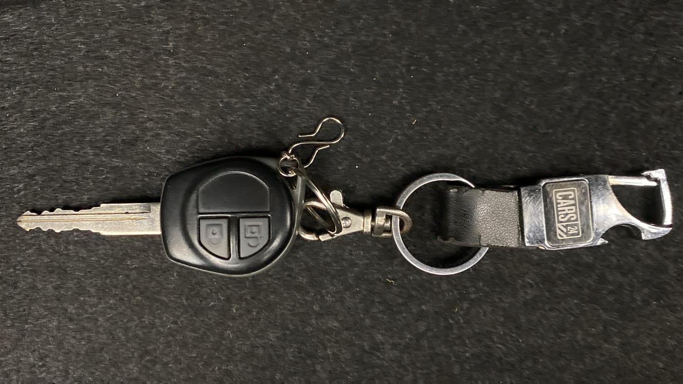 2016 Maruti Swift Dzire VXI OPT, Petrol, Manual, 21,704 km, Key Close Up