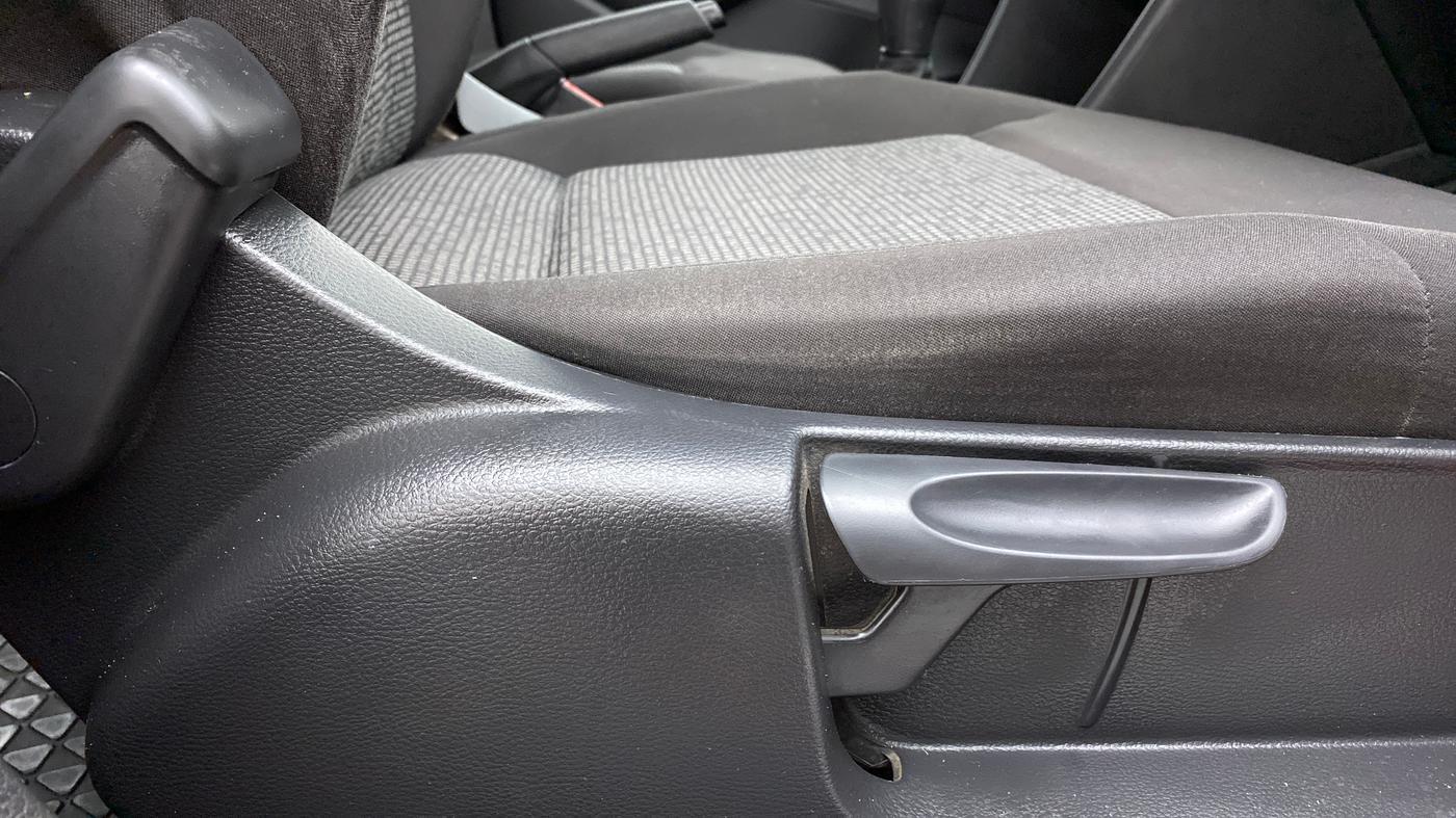 2019 Volkswagen Polo Trendline 1.0 L Petrol, Petrol, Manual, 30,110 km, Driver Side Adjustment Panel