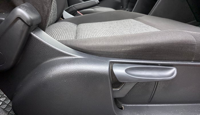 2019 Volkswagen Polo Trendline 1.0 L Petrol, Petrol, Manual, 30,110 km, Driver Side Adjustment Panel