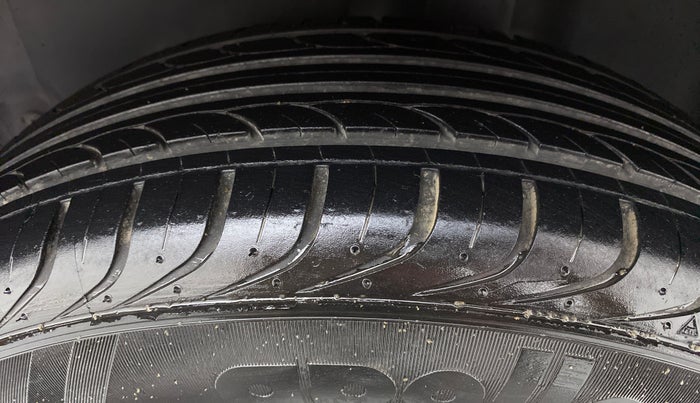 2019 Volkswagen Polo Trendline 1.0 L Petrol, Petrol, Manual, 30,110 km, Left Rear Tyre Tread