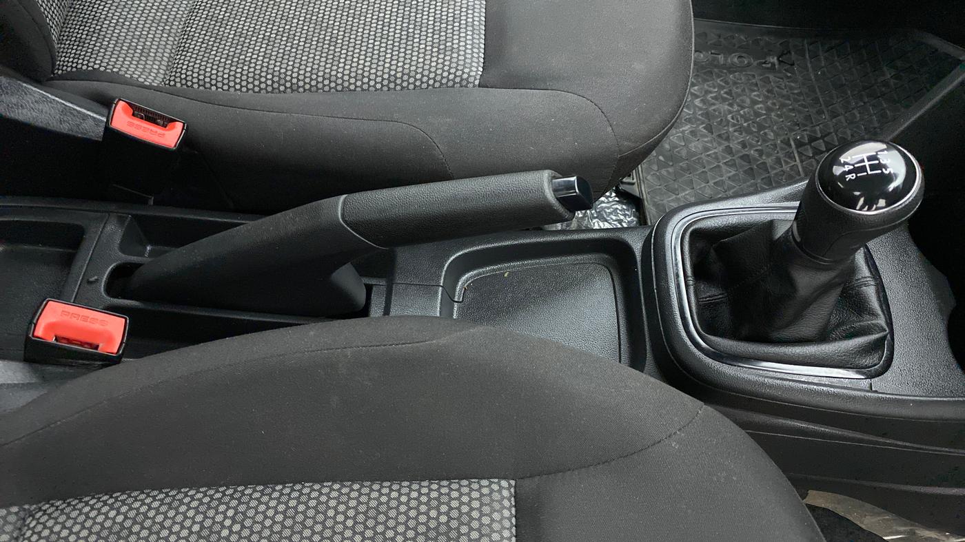 2019 Volkswagen Polo Trendline 1.0 L Petrol, Petrol, Manual, 30,110 km, Gear Lever
