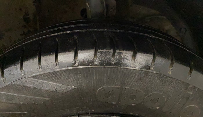 2018 Maruti Dzire VXI, Petrol, Manual, 87,151 km, Right Front Tyre Tread