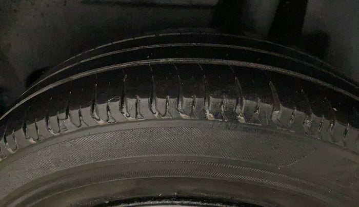 2018 Maruti Dzire VXI, Petrol, Manual, 87,151 km, Left Rear Tyre Tread