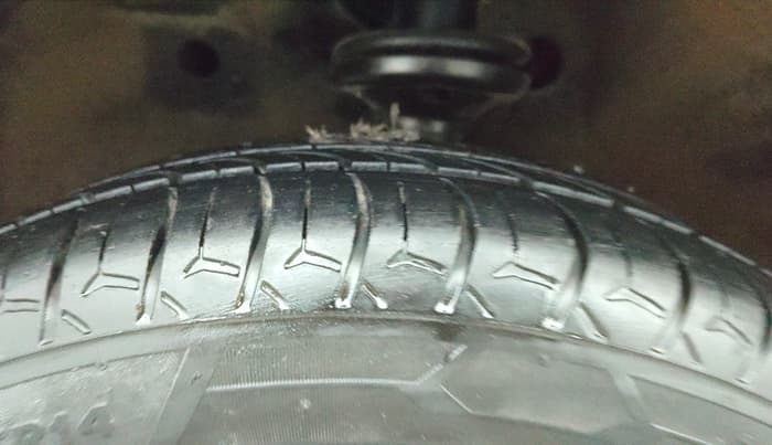 2017 Maruti Wagon R 1.0 VXI, Petrol, Manual, 66,480 km, Left Front Tyre Tread