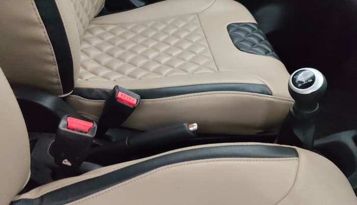 2017 Maruti Wagon R 1.0 VXI, Petrol, Manual, 66,480 km, Gear Lever
