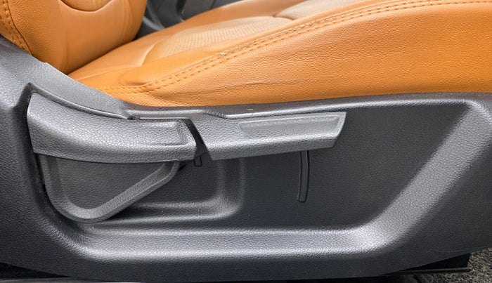 2019 KIA SELTOS HTK PLUS AT 1.5 DIESEL, Diesel, Automatic, 55,081 km, Driver Side Adjustment Panel