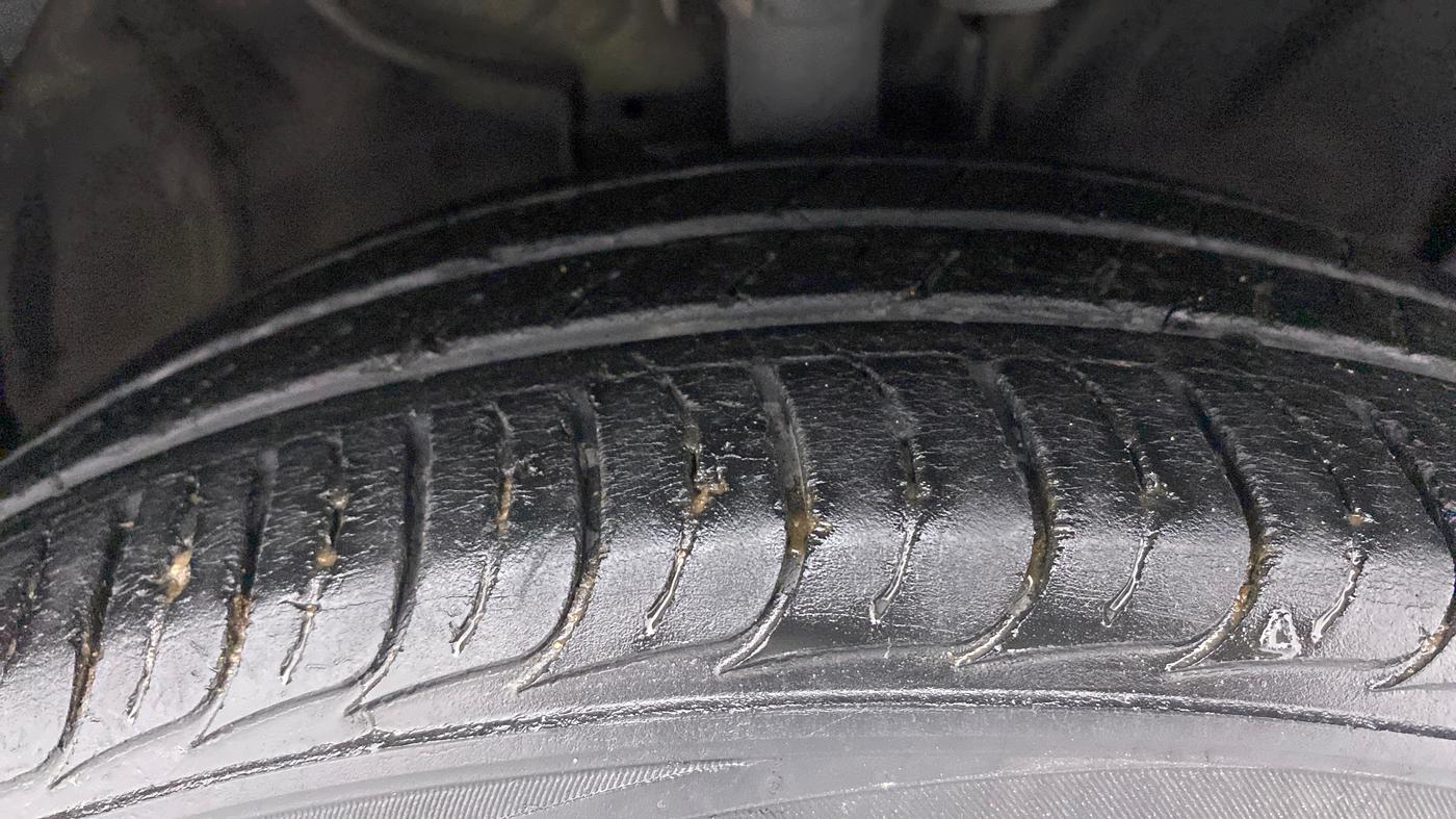 2019 KIA SELTOS HTK PLUS AT 1.5 DIESEL, Diesel, Automatic, 55,081 km, Right Front Tyre Tread