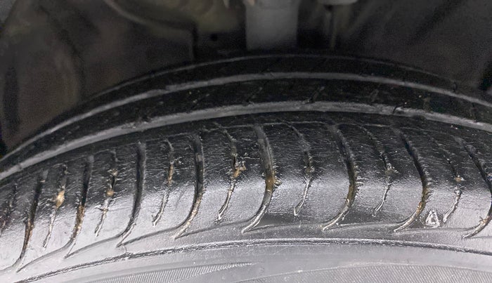 2019 KIA SELTOS HTK PLUS AT 1.5 DIESEL, Diesel, Automatic, 55,081 km, Right Front Tyre Tread