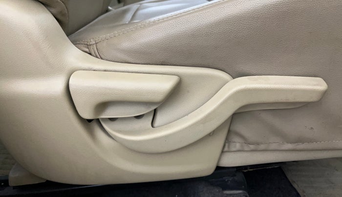 2018 Honda Amaze 1.2L I-VTEC S OPT, CNG, Manual, 1,00,035 km, Driver Side Adjustment Panel