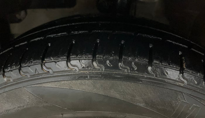 2018 Honda Amaze 1.2L I-VTEC S OPT, CNG, Manual, 1,00,035 km, Left Front Tyre Tread