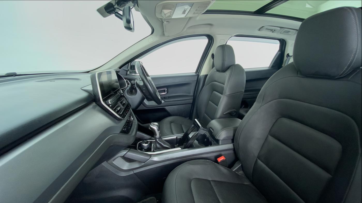 2021 Tata Harrier XZA+ DARK EDITION, Diesel, Automatic, 43,670 km, Right Side Front Door Cabin