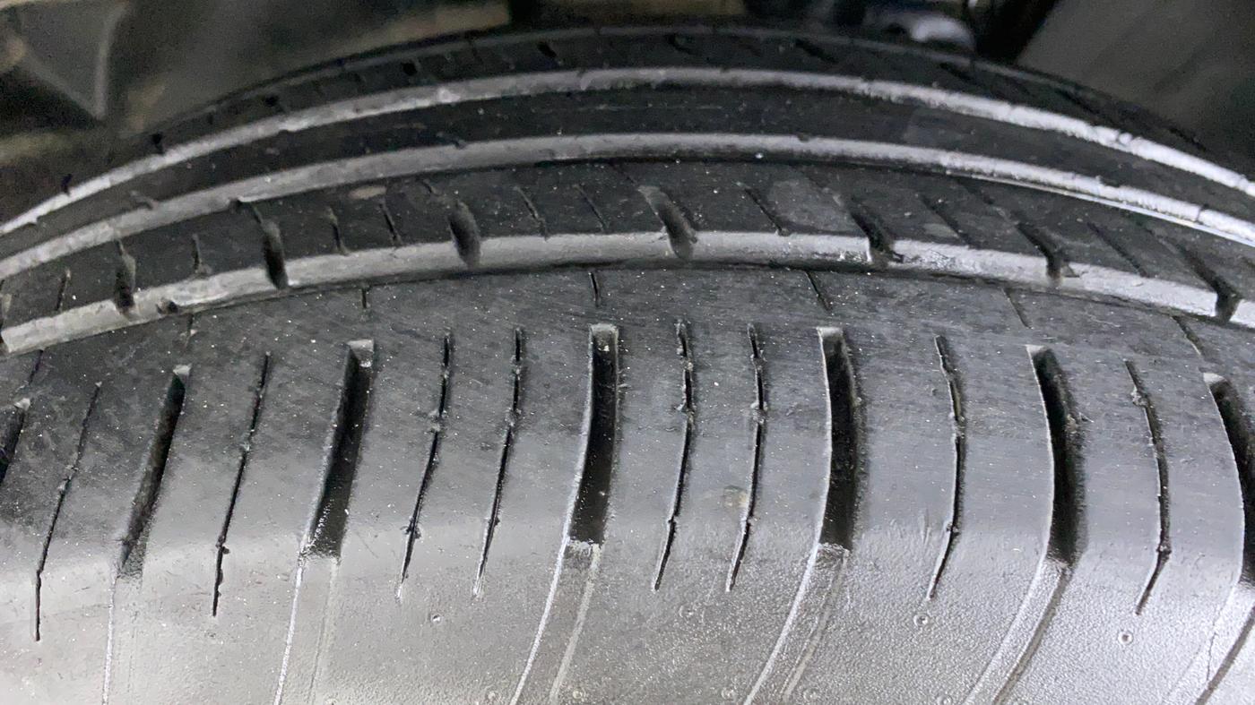 2021 Tata Harrier XZA+ DARK EDITION, Diesel, Automatic, 43,670 km, Left Front Tyre Tread