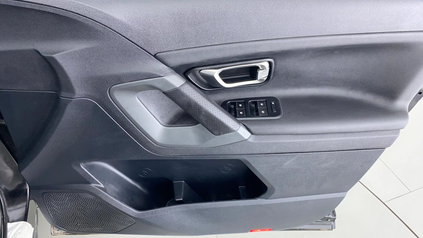 2021 Tata Harrier XZA+ DARK EDITION, Diesel, Automatic, 43,670 km, Driver Side Door Panels Control