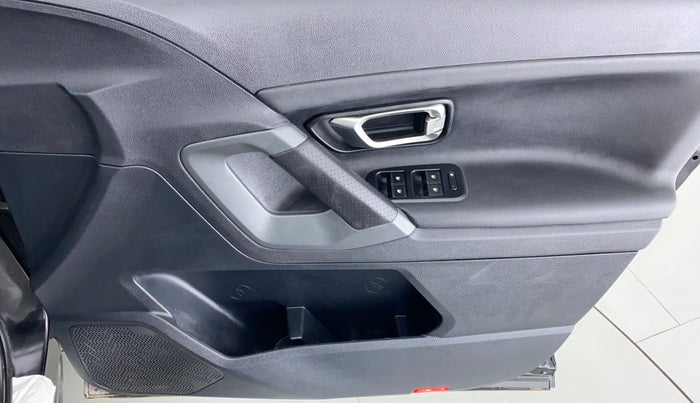 2021 Tata Harrier XZA+ DARK EDITION, Diesel, Automatic, 43,670 km, Driver Side Door Panels Control