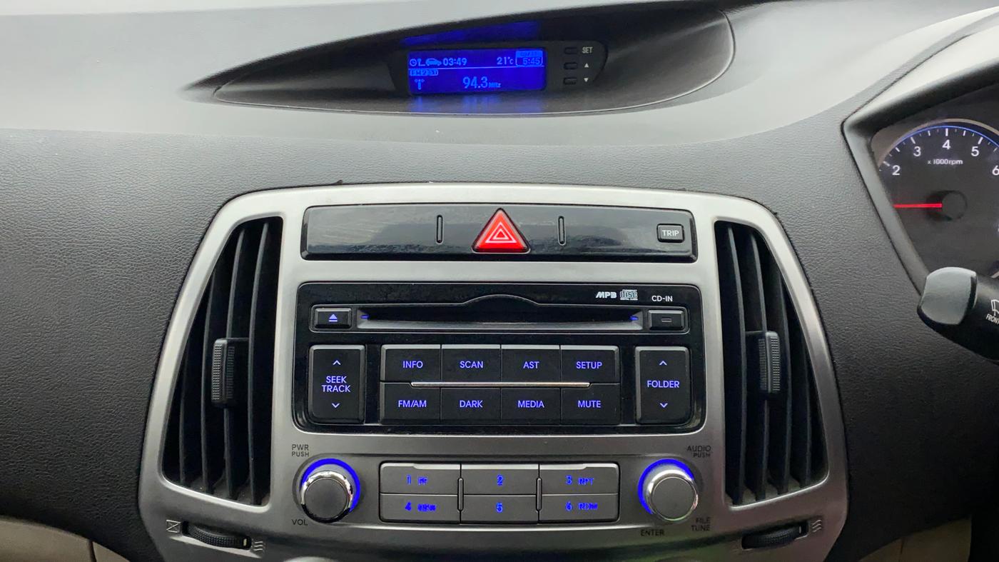 2013 Hyundai i20 MAGNA (O) 1.2, Petrol, Manual, 33,850 km, Infotainment System