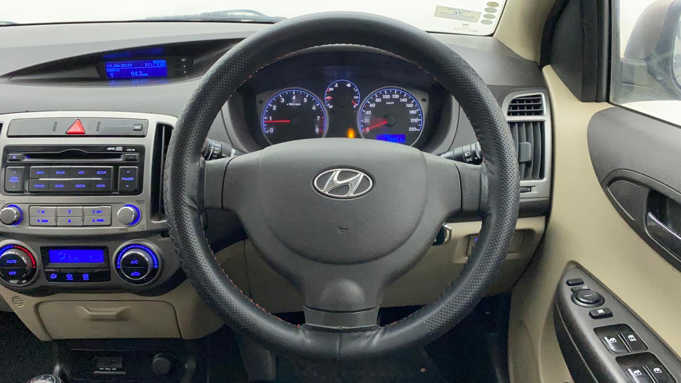 2013 Hyundai i20 MAGNA (O) 1.2, Petrol, Manual, 33,850 km, Steering Wheel Close Up