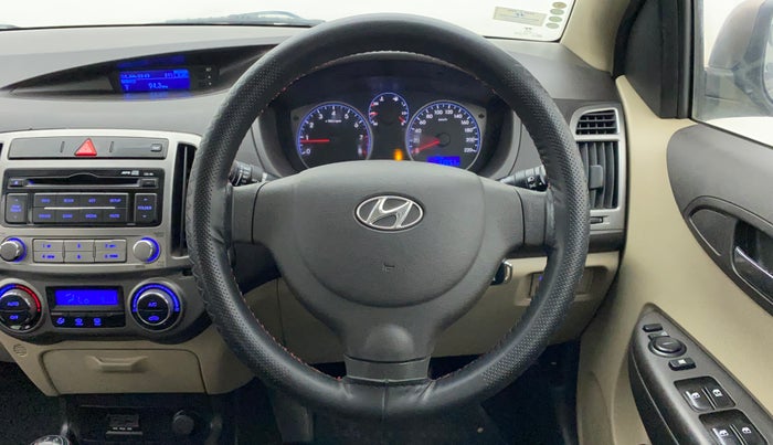 2013 Hyundai i20 MAGNA (O) 1.2, Petrol, Manual, 33,850 km, Steering Wheel Close Up