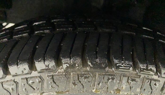 2010 Hyundai i10 MAGNA 1.2, Petrol, Manual, 59,019 km, Left Front Tyre Tread