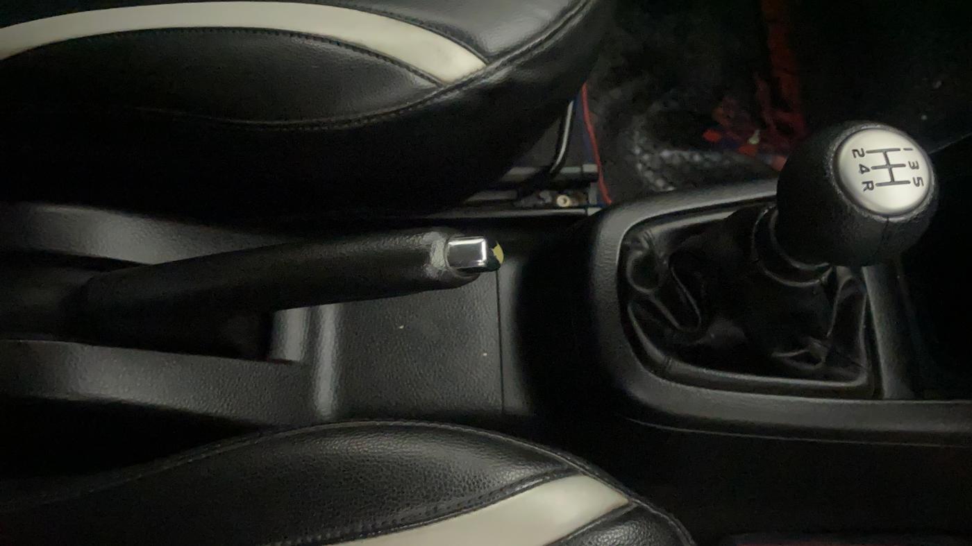 2013 Maruti Swift VXI, Petrol, Manual, 56,039 km, Gear Lever