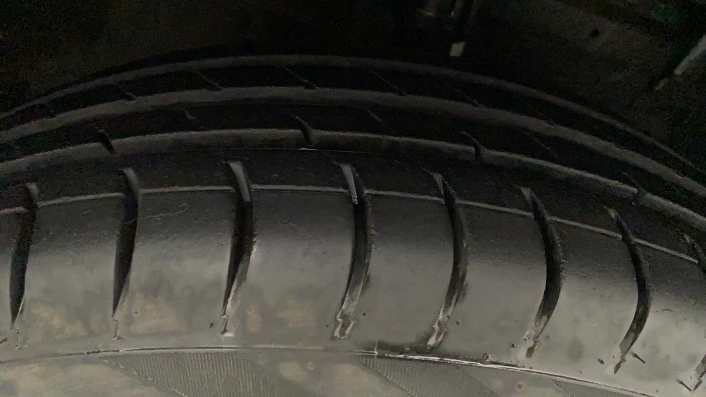 2013 Maruti Swift VXI, Petrol, Manual, 56,039 km, Right Rear Tyre Tread