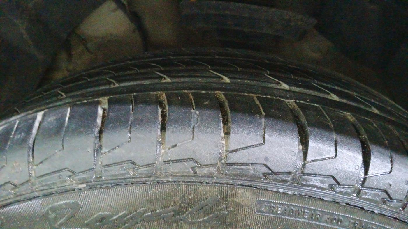 2020 Mahindra XUV300 W8 1.5 DIESEL, Diesel, Manual, 69,693 km, Left Front Tyre Tread