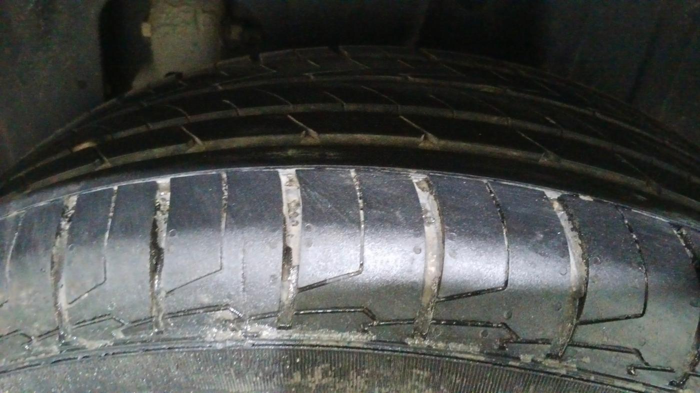 2020 Mahindra XUV300 W8 1.5 DIESEL, Diesel, Manual, 69,693 km, Left Rear Tyre Tread