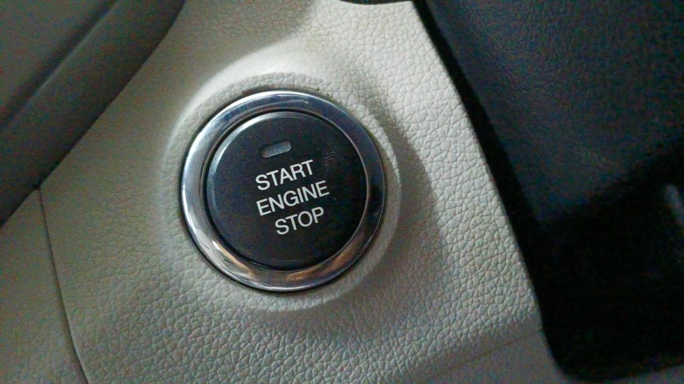 2020 Mahindra XUV300 W8 1.5 DIESEL, Diesel, Manual, 69,693 km, Keyless Start/ Stop Button
