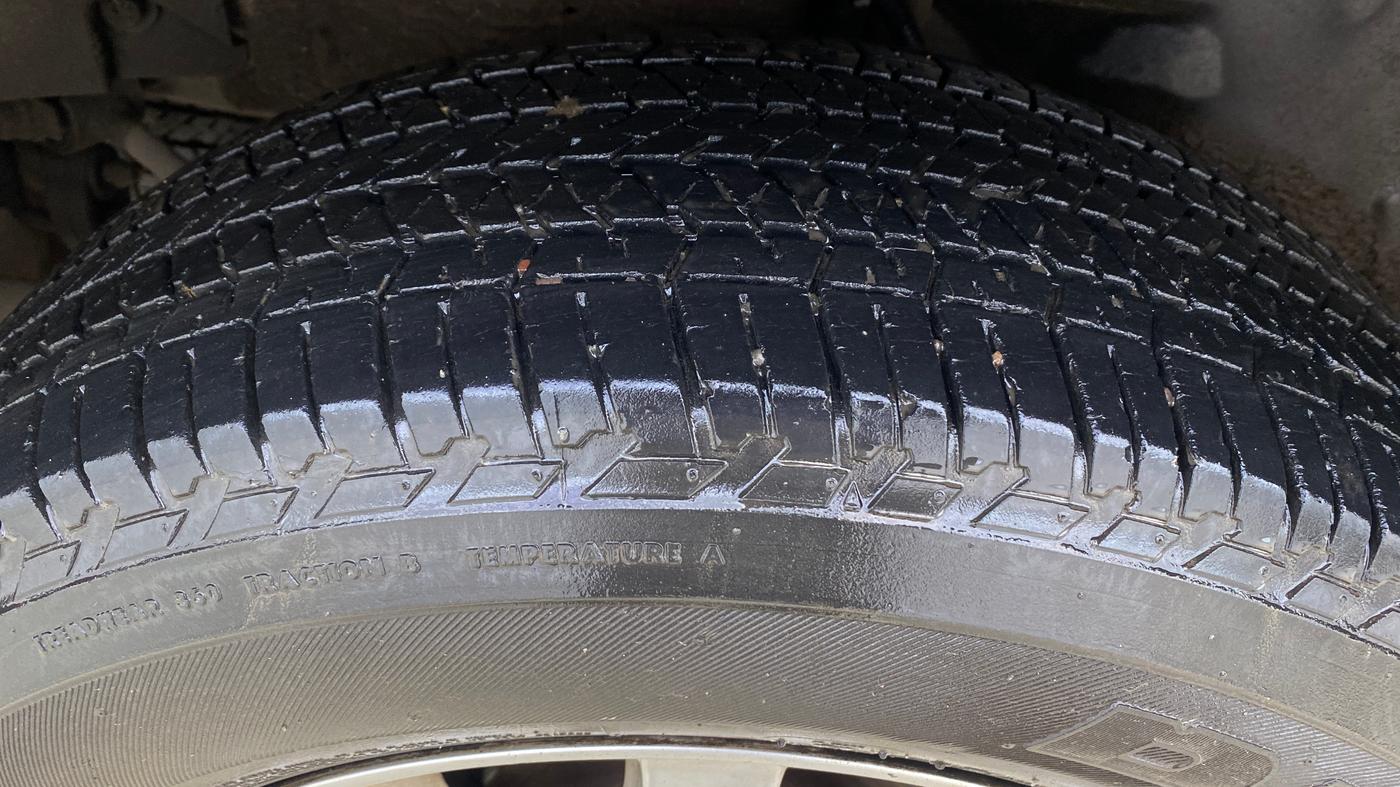 2017 Mahindra XUV500 W10 AT, Diesel, Automatic, 56,401 km, Right Rear Tyre Tread