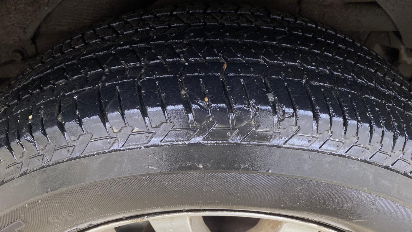 2017 Mahindra XUV500 W10 AT, Diesel, Automatic, 56,401 km, Left Rear Tyre Tread