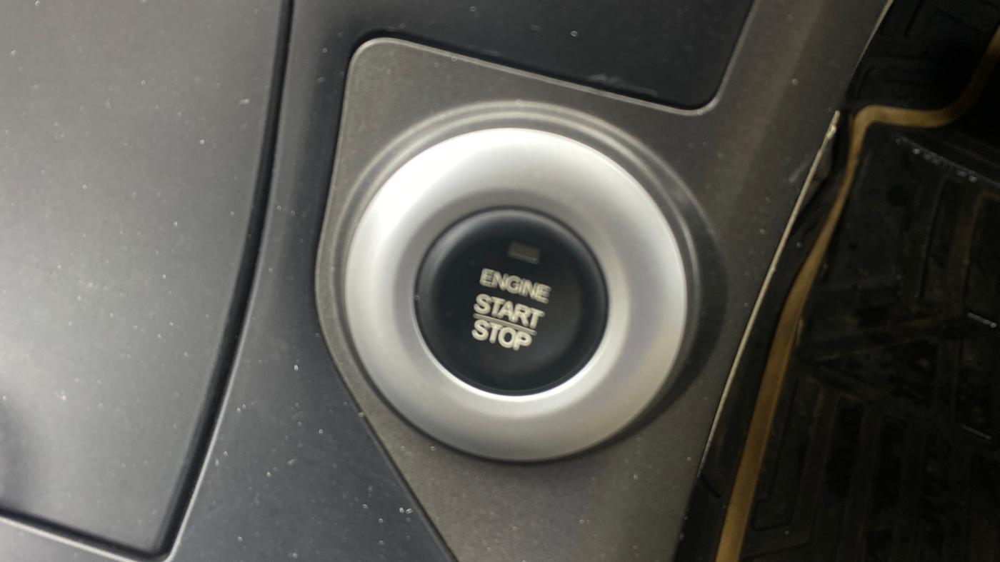 2017 Mahindra XUV500 W10 AT, Diesel, Automatic, 56,401 km, Keyless Start/ Stop Button