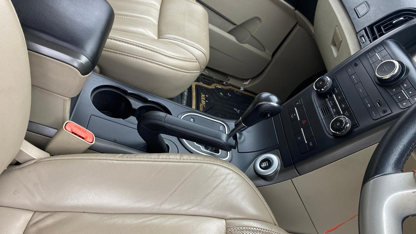 2017 Mahindra XUV500 W10 AT, Diesel, Automatic, 56,401 km, Gear Lever