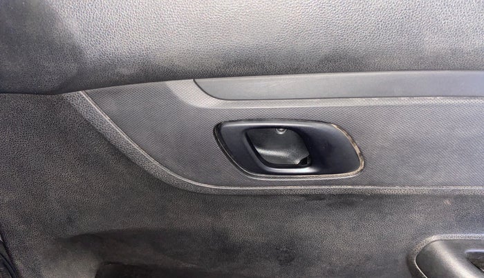 2022 Renault Kwid RXL 1.0 (O), Petrol, Manual, 16,733 km, Driver Side Door Panels Control