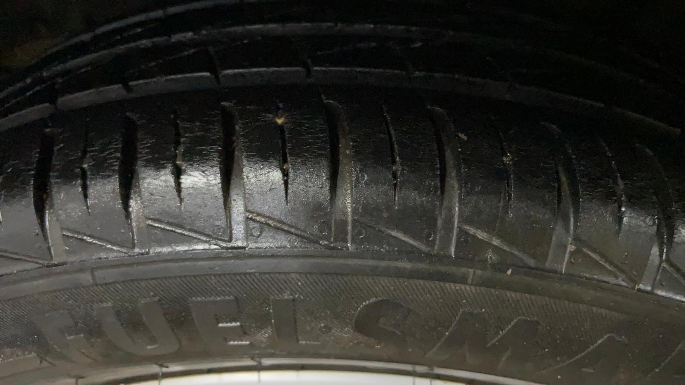 2022 Renault Kwid RXL 1.0 (O), Petrol, Manual, 16,733 km, Left Front Tyre Tread