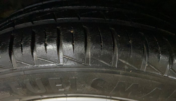 2022 Renault Kwid RXL 1.0 (O), Petrol, Manual, 16,733 km, Left Front Tyre Tread