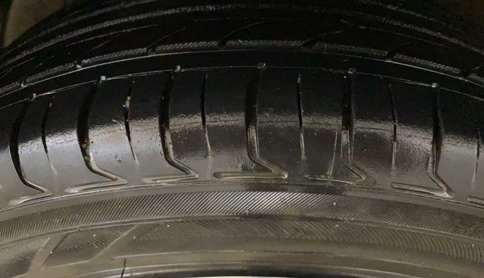 2014 Hyundai Elite i20 SPORTZ 1.2, Petrol, Manual, 68,233 km, Right Rear Tyre Tread