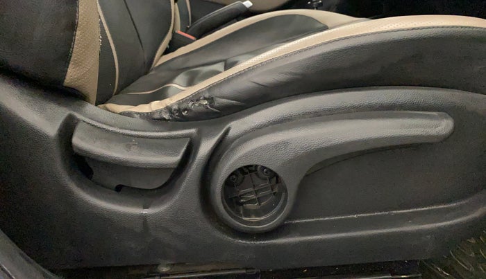 2014 Hyundai Elite i20 SPORTZ 1.2, Petrol, Manual, 68,233 km, Driver Side Adjustment Panel