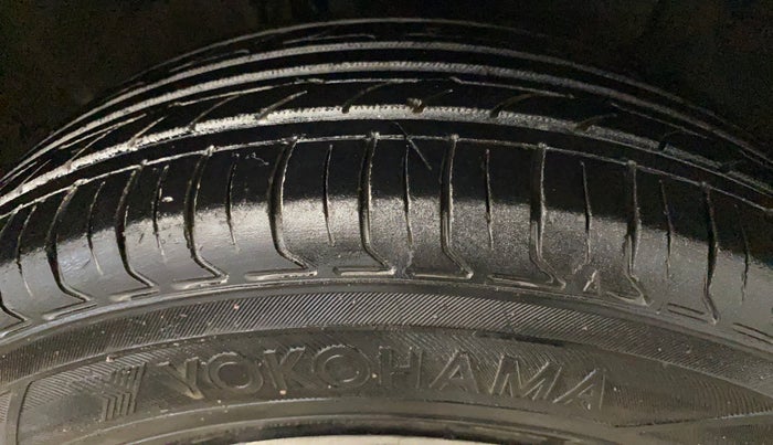 2014 Hyundai Elite i20 SPORTZ 1.2, Petrol, Manual, 68,233 km, Right Front Tyre Tread