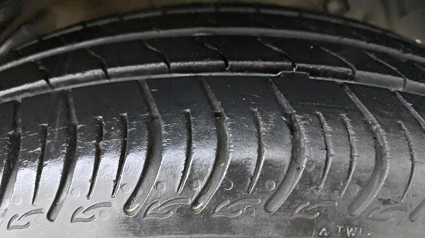 2019 Maruti S PRESSO VXI, Petrol, Manual, 62,284 km, Right Front Tyre Tread