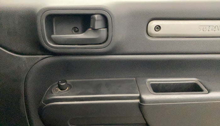 2021 Mahindra Thar LX HARD TOP 4WD MT, Diesel, Manual, 97,279 km, Driver Side Door Panels Control